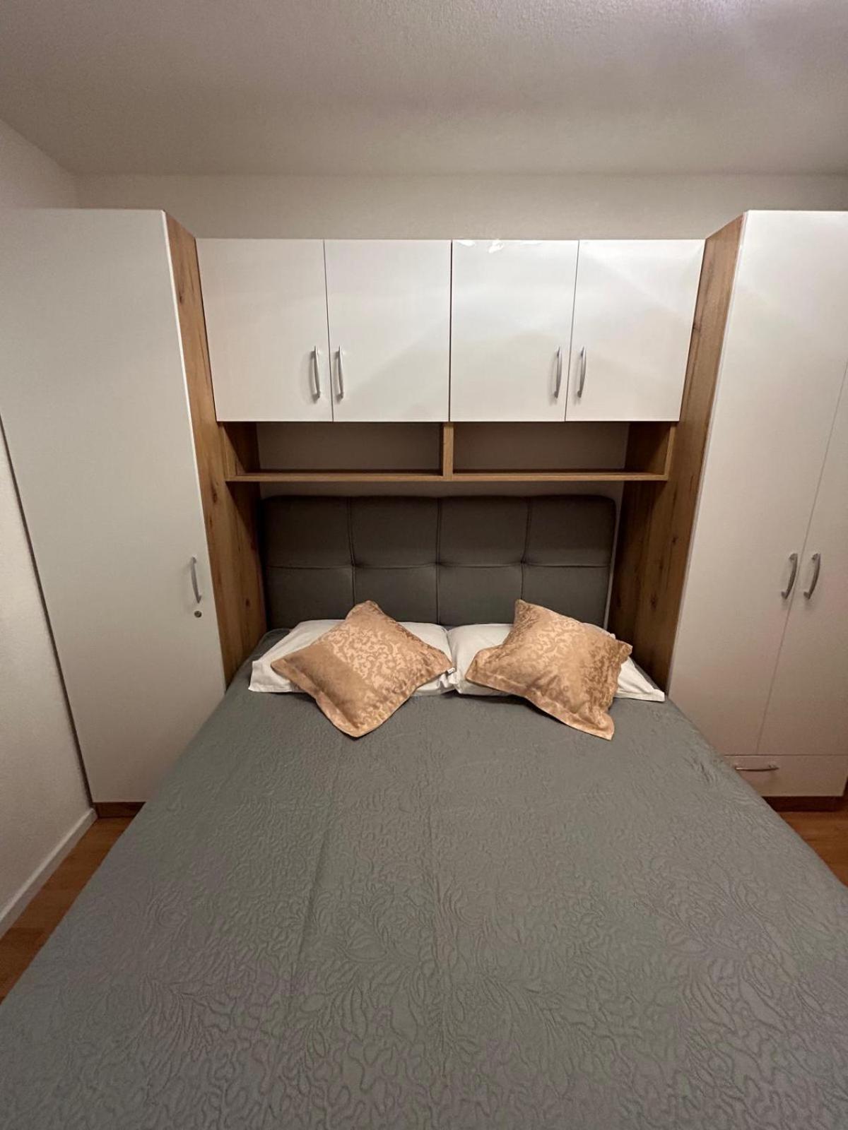 Apartment Lovre Topic Baška Voda Екстериор снимка