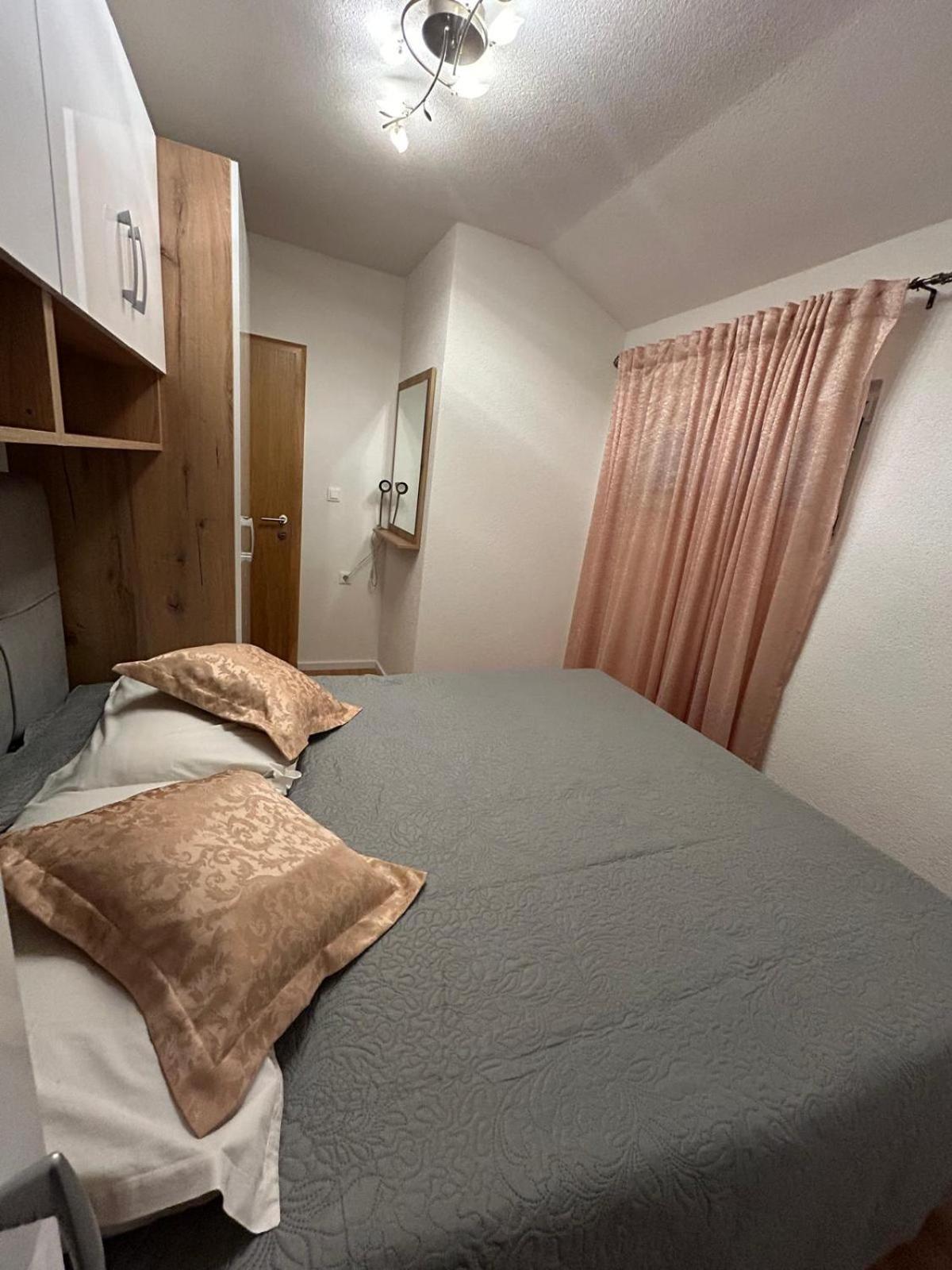 Apartment Lovre Topic Baška Voda Екстериор снимка