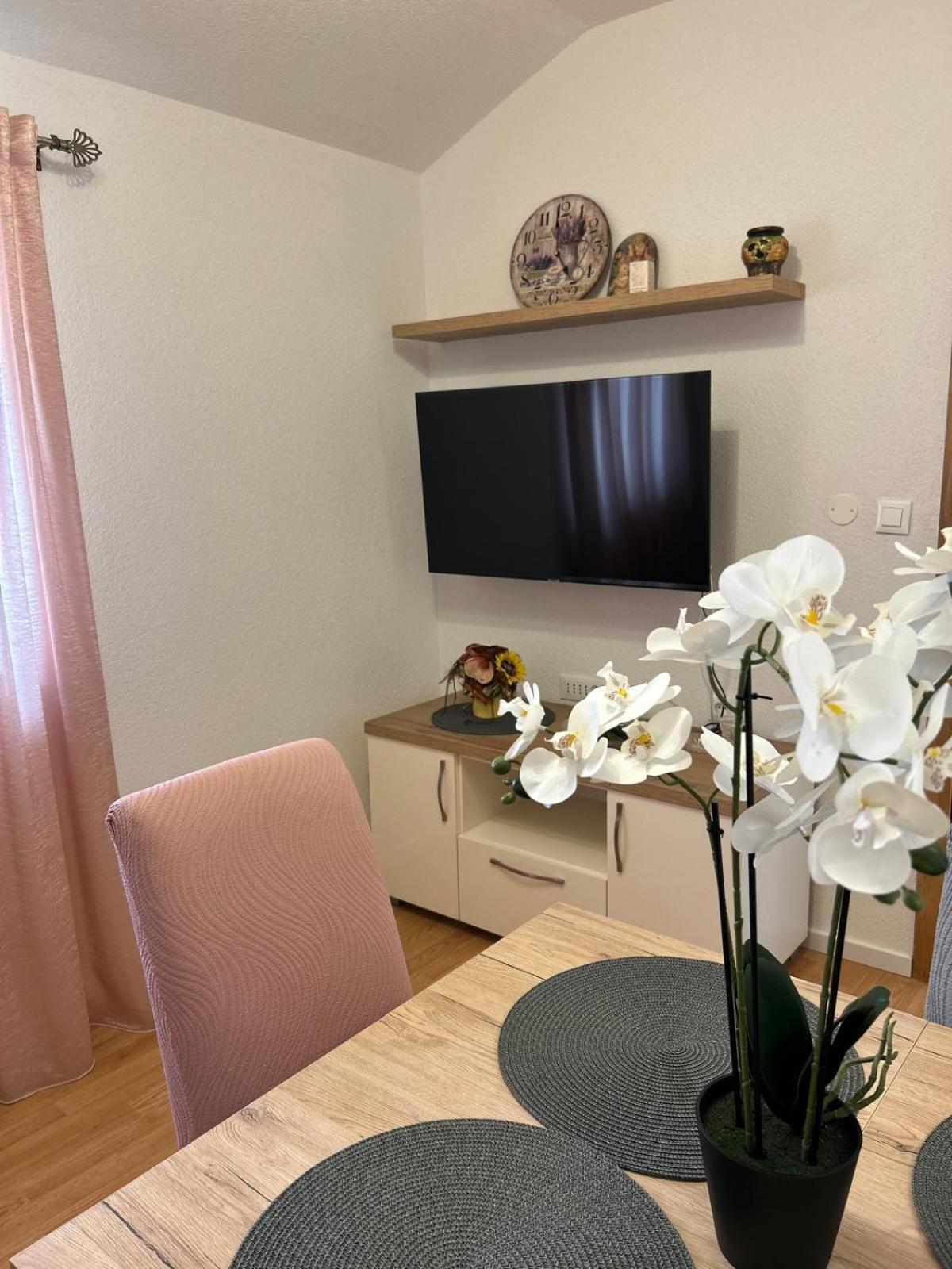 Apartment Lovre Topic Baška Voda Екстериор снимка