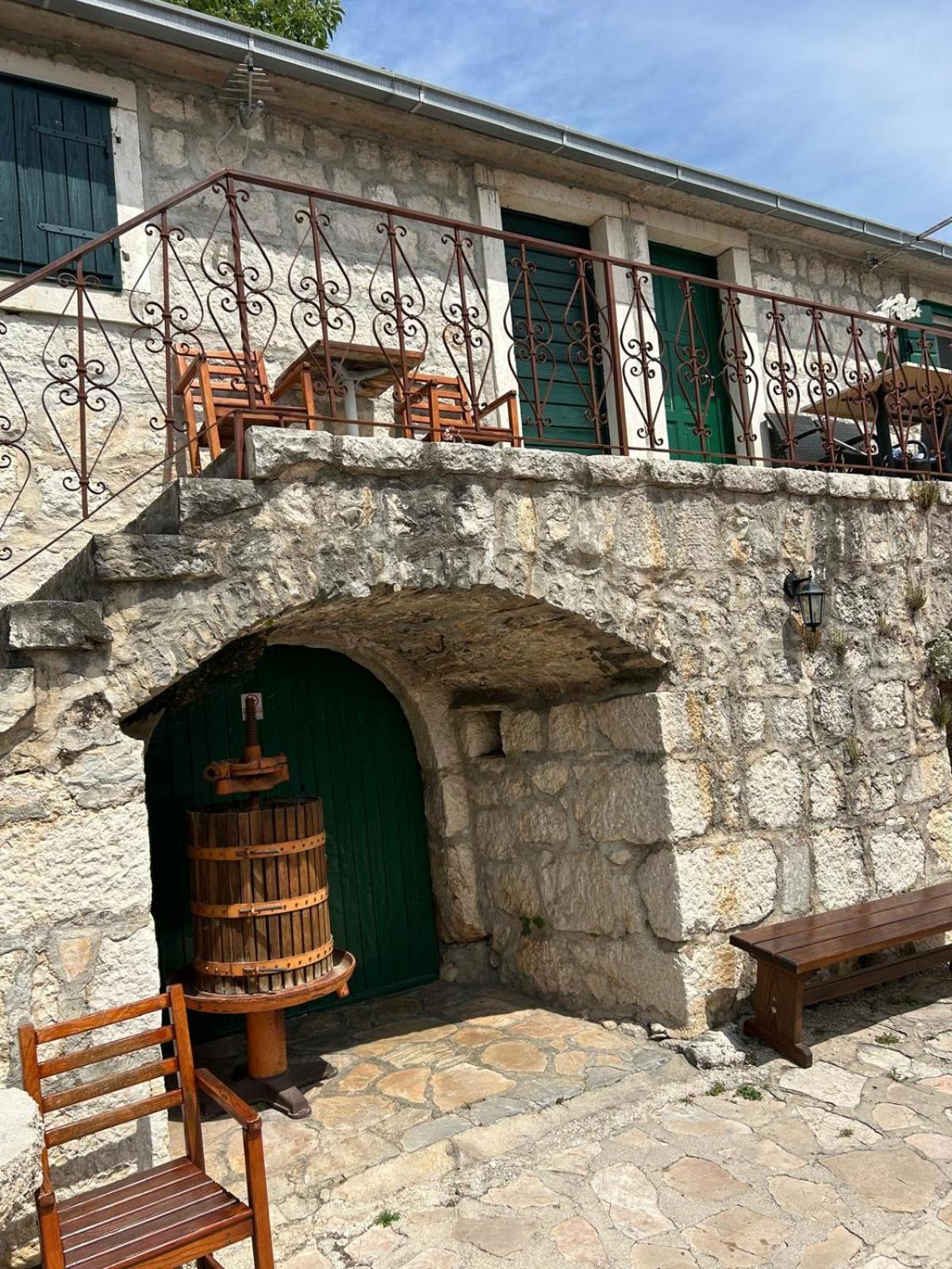 Apartment Lovre Topic Baška Voda Екстериор снимка